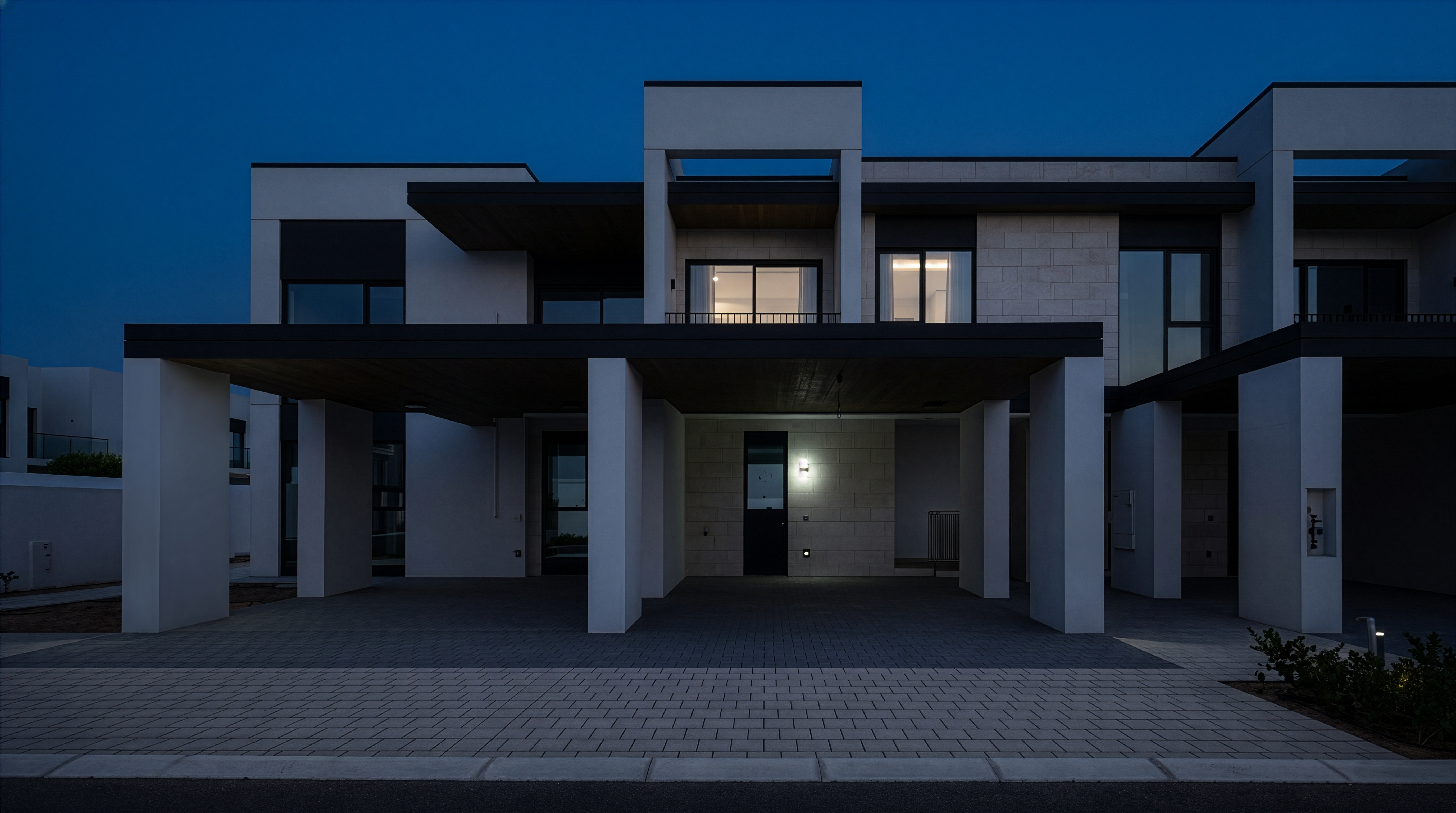 Villa before LUMENZA lighting
